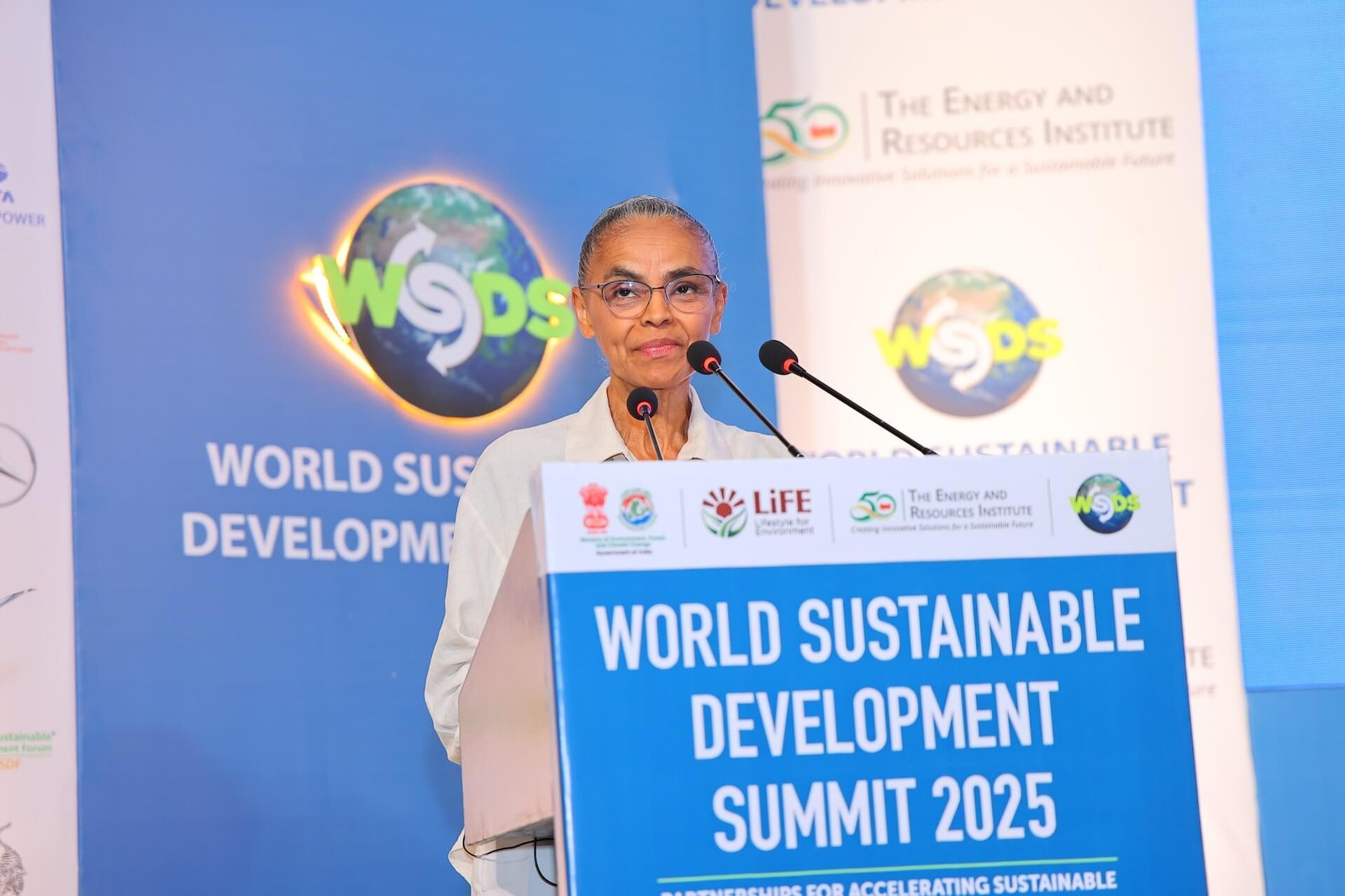 "Brasil defiende un modelo de transición que no deje a nadie atrás", destacó la ministra Silva durante un panel en la Cumbre Mundial sobre Desarrollo Sostenible, en India | Foto: TERI