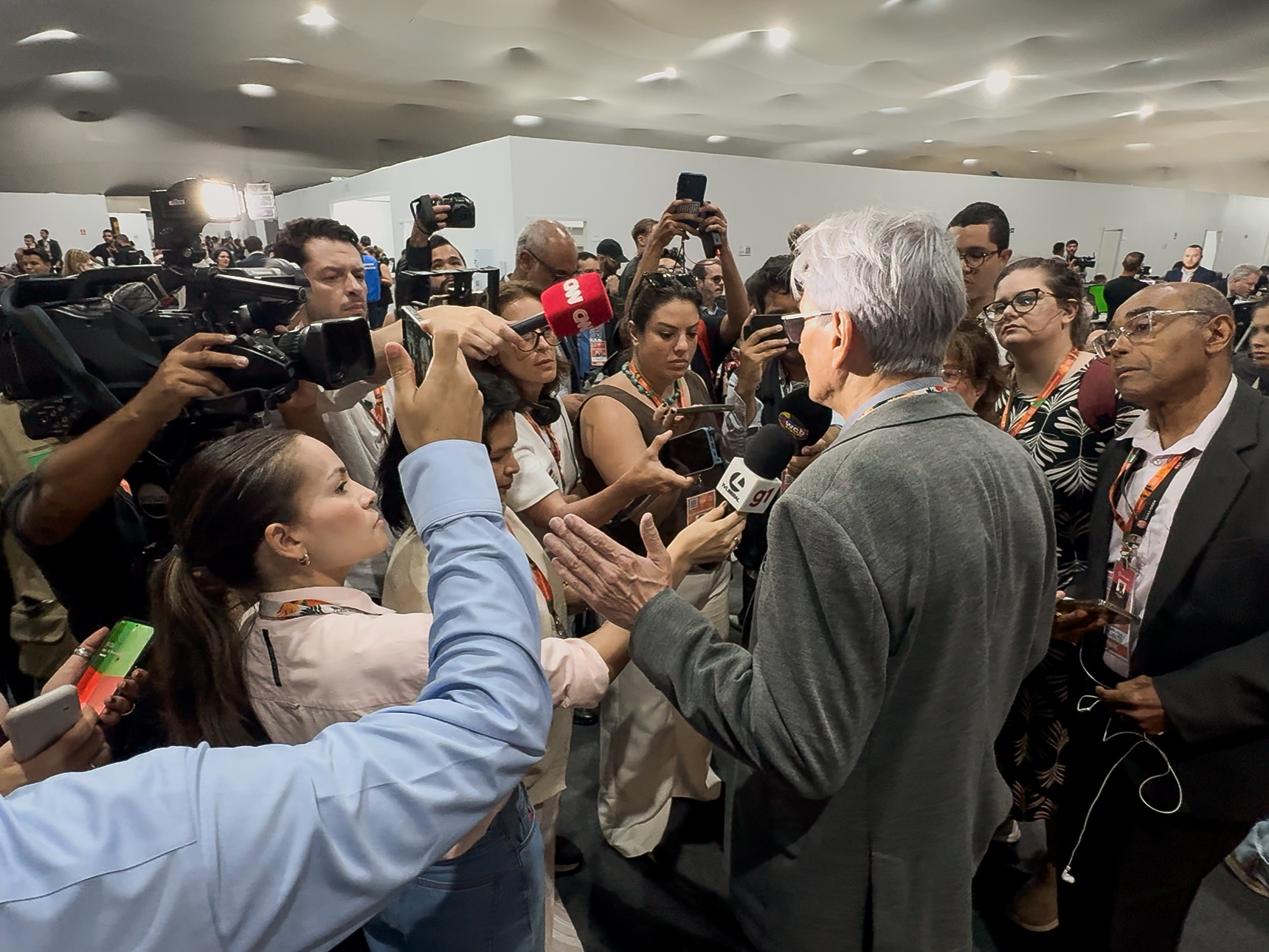 El secretario extraordinario para la COP30 y diversas autoridades concedieron entrevistas a la prensa durante las dos semanas de conferencia. Foto: Rafael Medelima/COP30
