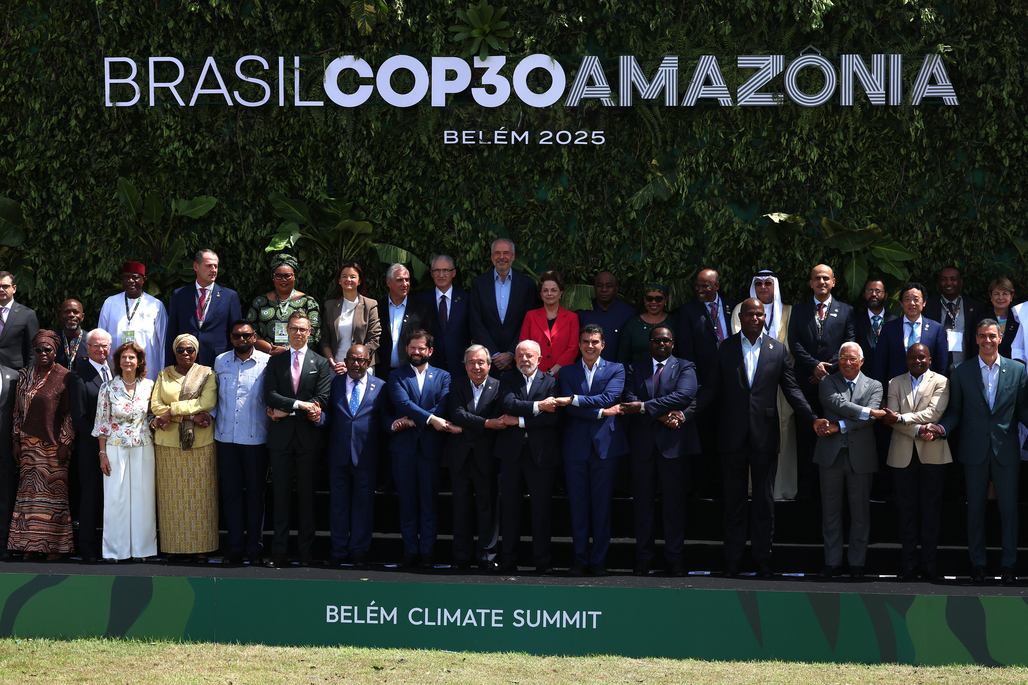 En total, 44 partes firmaron la declaración que busca enfrentar los efectos del cambio climático sobre los más vulnerables. Foto: Aline Massuca/COP30