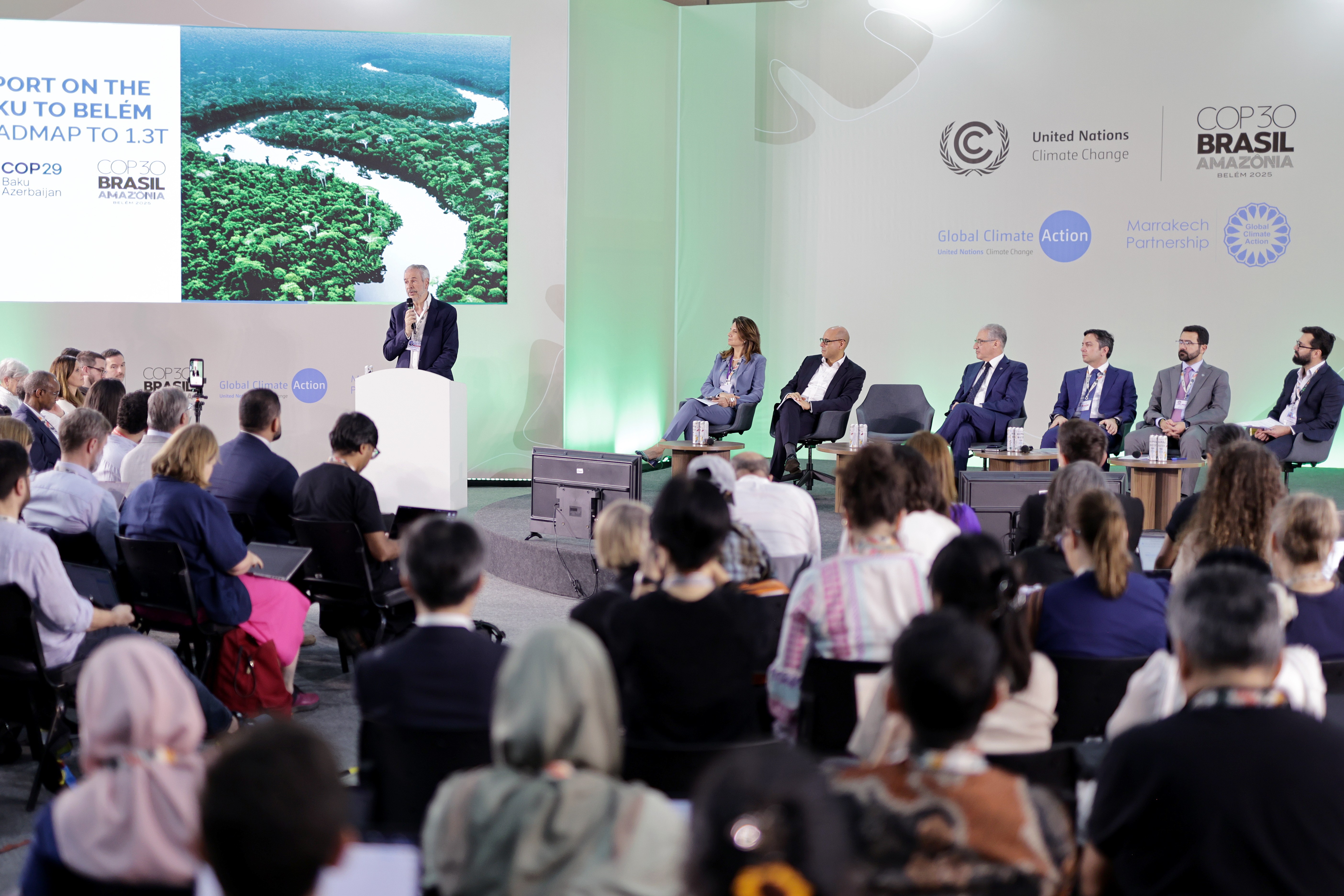 Documento debatido por primera vez tras su publicación en la COP30. Foto: Rafa Pereira/COP30