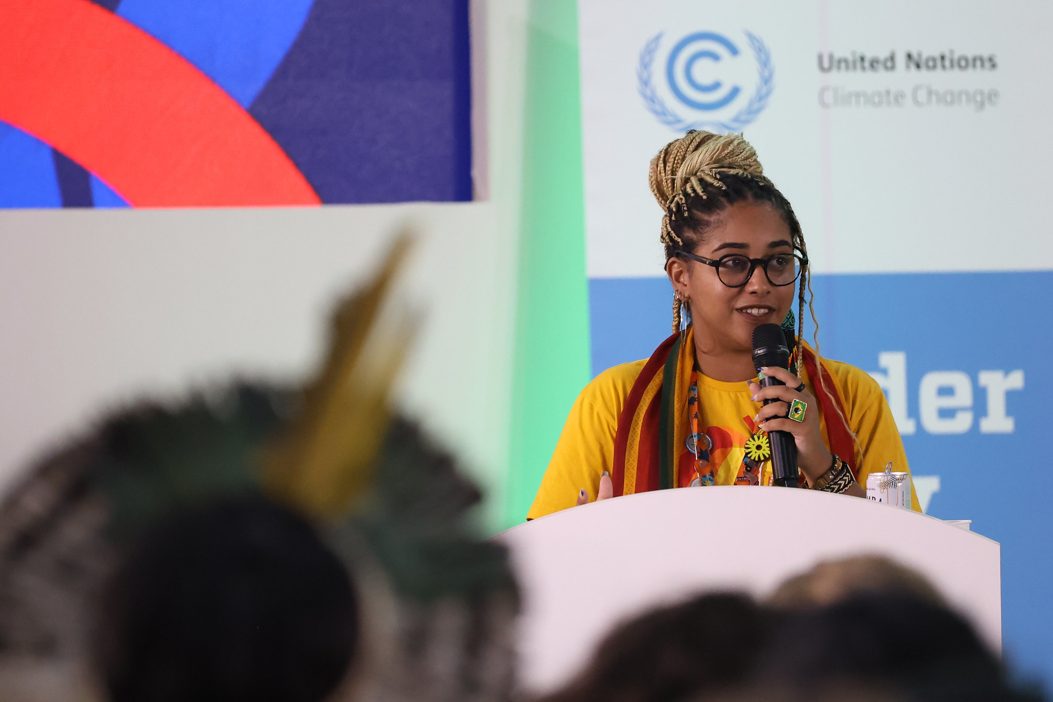 Mulheres de 46 países reunidas em Belém reforçaram um recado: justiça climática também é igualdade de gênero. “A luta do 8 de março segue viva diante da crise do clima”, diz Marcele Oliveira, Jovem Campeã do Clima da Presidência da COP30 - Foto de Aline Massuca/COP30