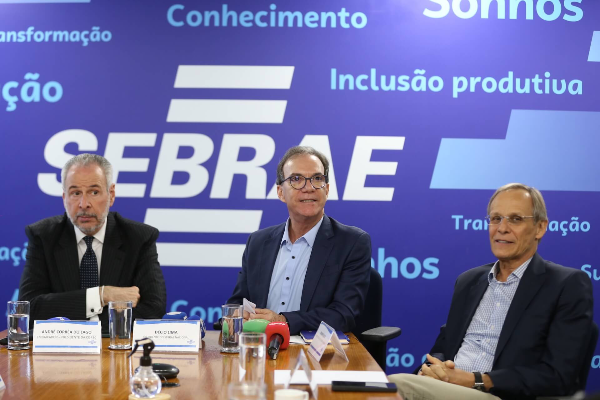 André do Lago, Décio Lima e Bruno Quick, durante lançamento do manifesto. Foto: Larissa Carvalho.