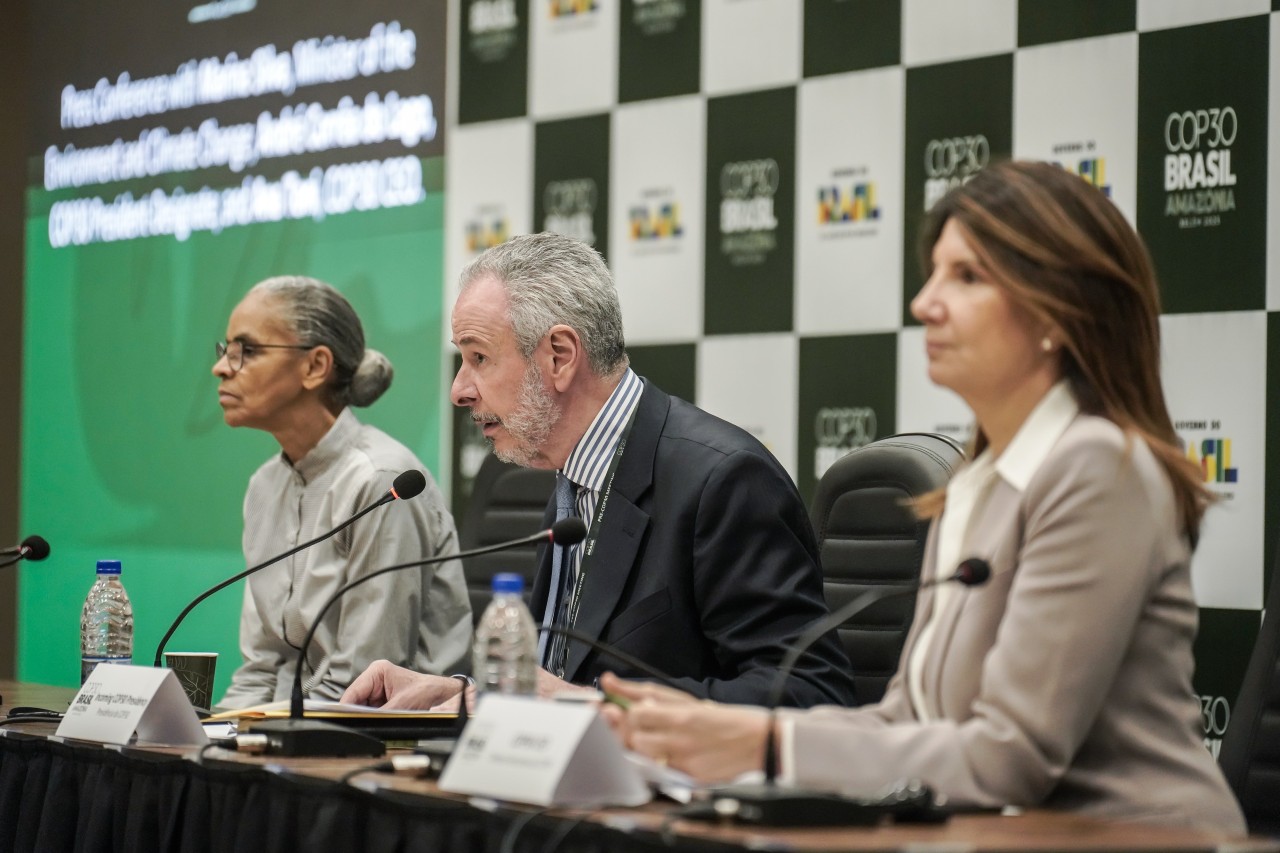Marina Silva, Corrêa do Lago e Ana Toni concederam entrevista coletiva após o encerramento da Pre-COP. Foto: Rafa Neddermeyer/COP30