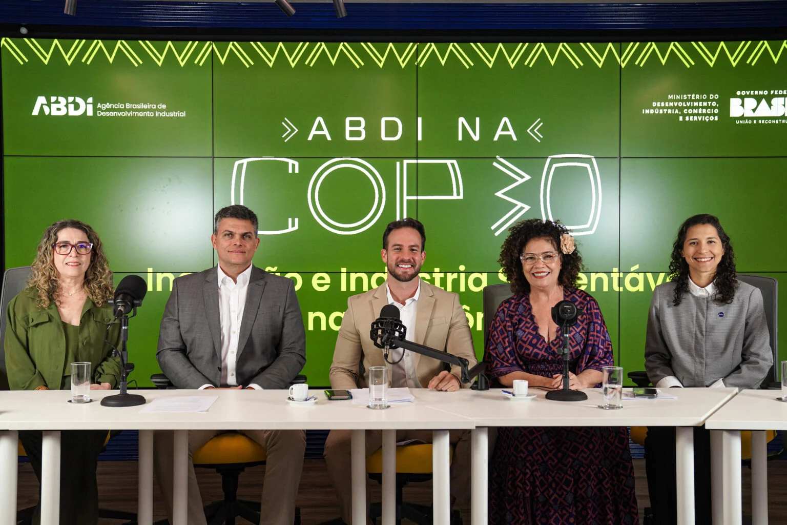 Evento promovido pelo governo do Brasil reuniu especialistas, representantes do setor público e da sociedade civil para discutir a COP30 como um cenário de oportunidades para a industrialização sustentável na região amazônica — Foto: Divulgação/ABDI