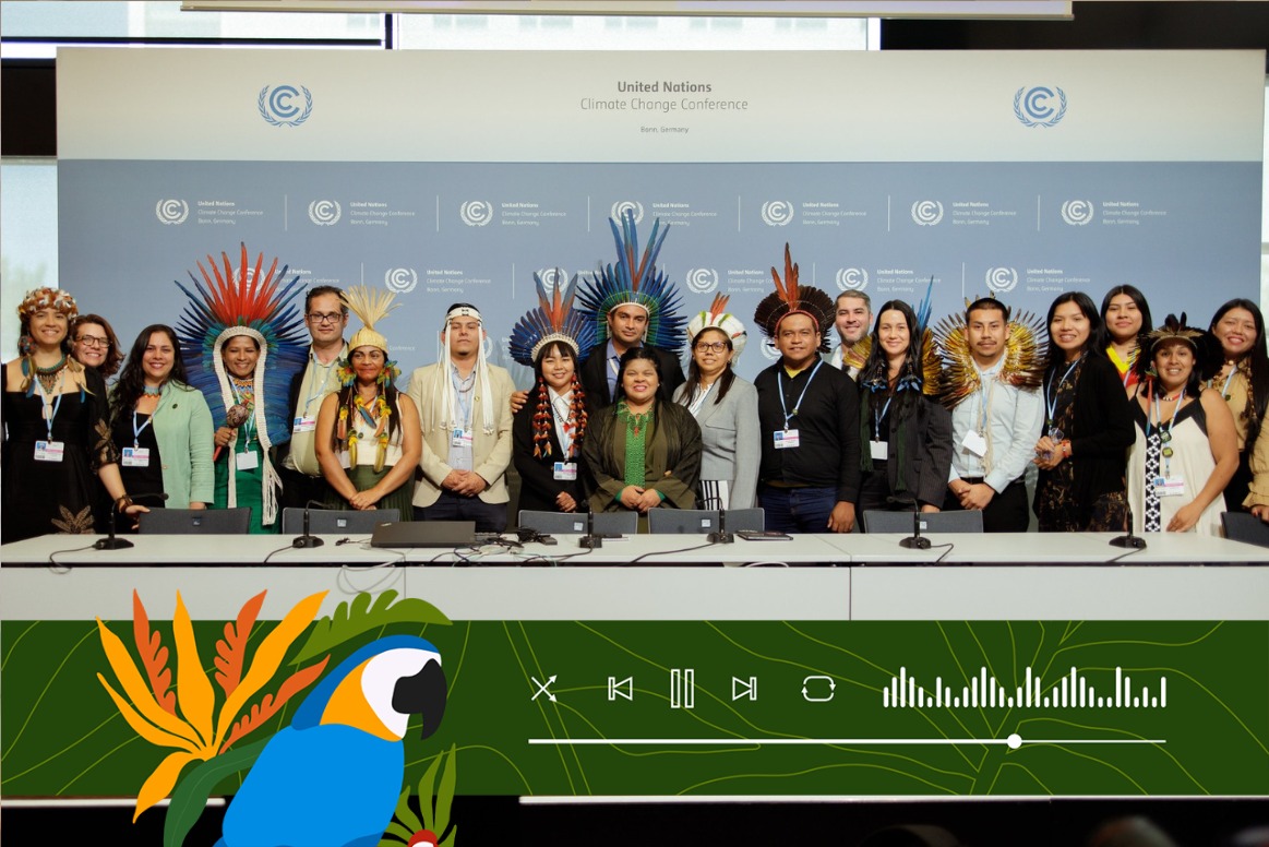 Indígenas brasileiros do Programa Kuntari Katu, que participam como ouvintes na Conferência de Bonn, na Alemanha - Foto: Isabela Castilho/COP30 Brasil