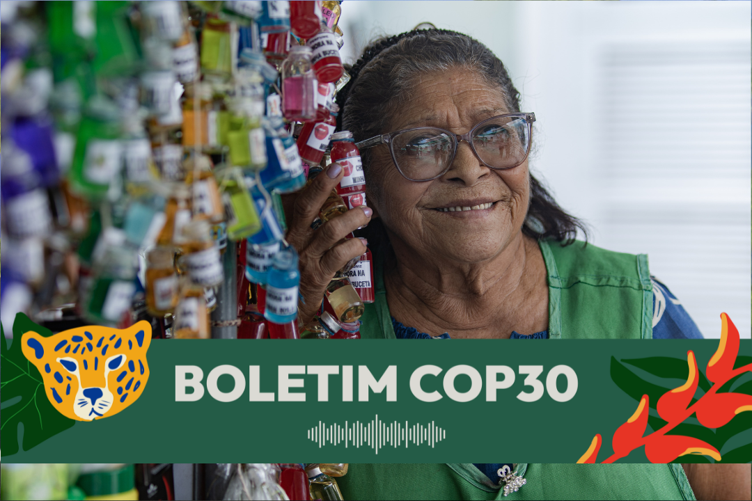 Foto: Feirante pousa para fotógrafo da COP30 no Mercado Ver-o-Peso, que passou por obra restauração e reforma realizada pela Prefeitura de Belém, por meio da Secretaria Municipal de Obras e Infraestrutura (Seinfra), com investimento de mais de R$ 3 milhões, repassados pela Itaipu Binacional como parte do projeto de revitalização do Complexo do Ver-o-Peso. Foto: Rafael Medelima | COP30