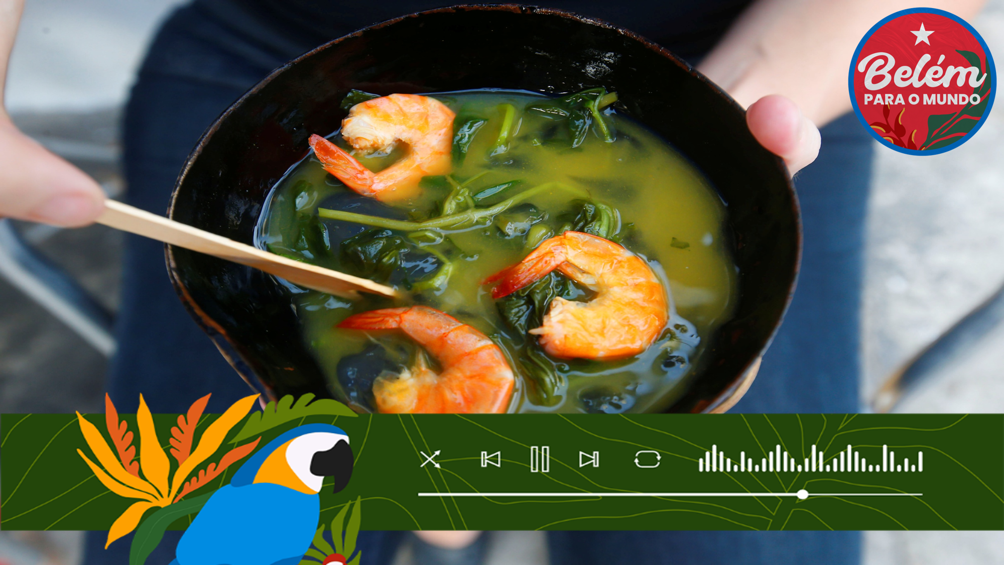 O tacacá é servido quente e leva tucupi, jambu, camarão seco e goma de tapioca. Foto: Getty Images / Ricardo Lima