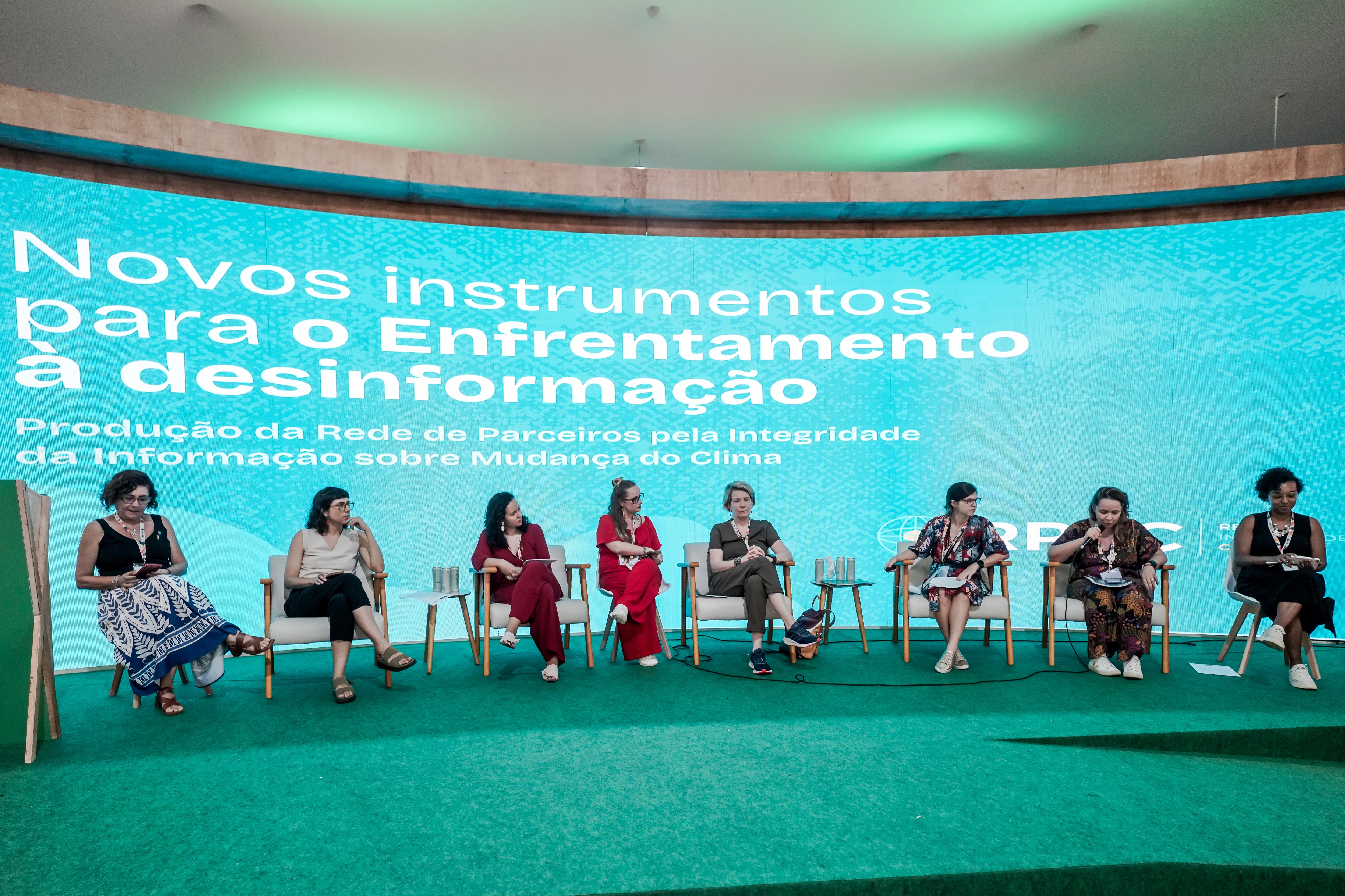 Carta Compromisso pela integridade da informação climática na publicidade digital alerta sobre a propagação de informações falsas e distorcidas sobre a emergência climática. Foto: Rafa Neddermeyer/COP30