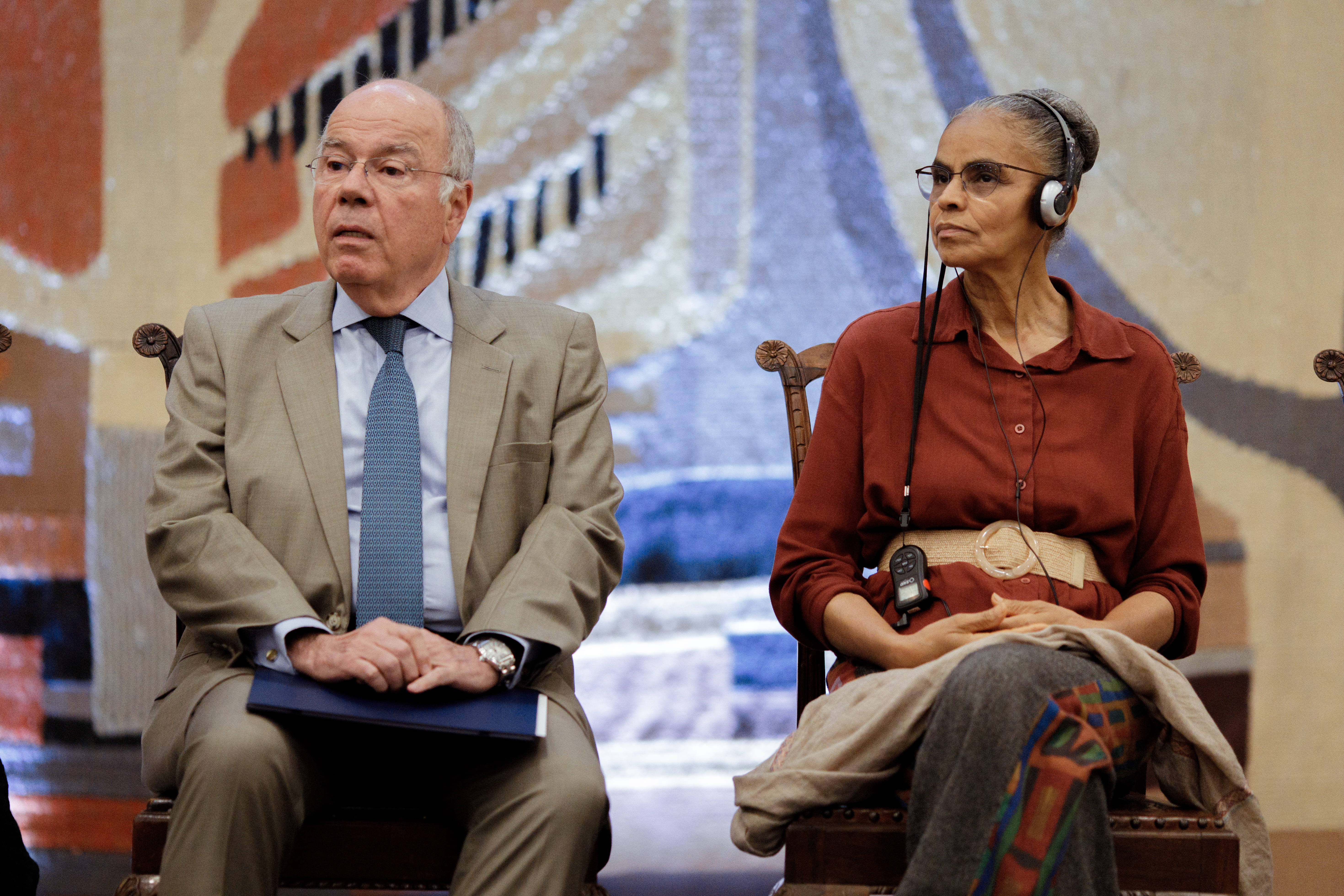 Los ministros Mauro Vieira y Marina Silva participan en la Conferencia sobre Clima y Aire Limpio. Foto: Isabela Castilho/COP30