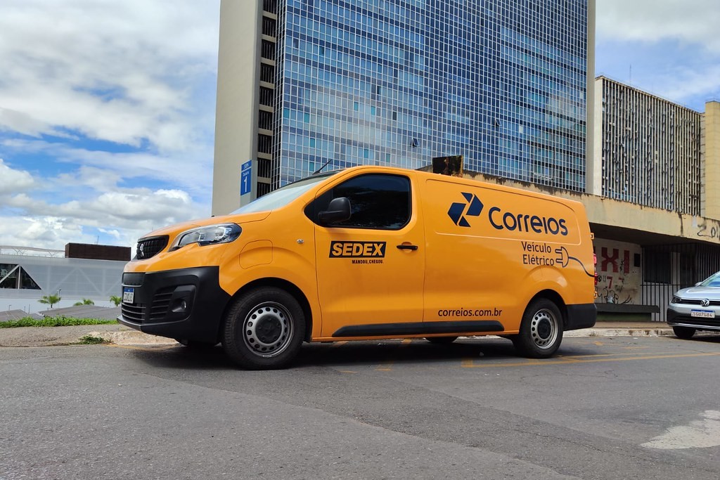 Para todas as atividades, a empresa busca adotar equipamentos logísticos elétricos. Foto: Divulgação/Correios
