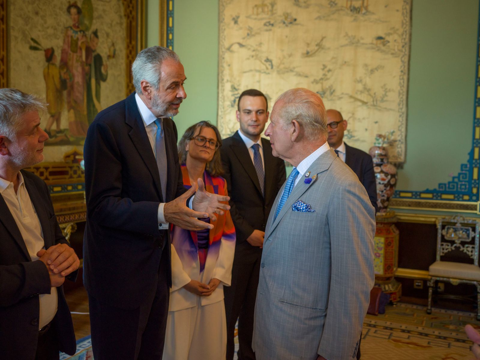 Rei Charles III recebe participantes de uma mesa-redonda convocada pela Climate Action durante a Semana de Ação Climática de Londres, no Palácio de Buckingham, em Londres - Foto: Climate Action | Royal Roundtable